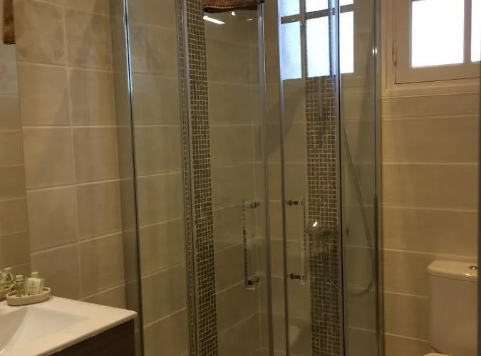 La Maison Blanche Bed & Breakfast Saint Aygulf